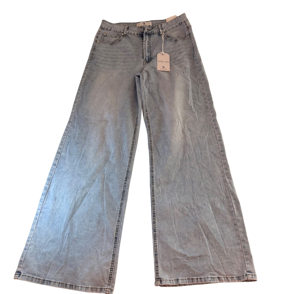 Flying Angel Light Wash Wide Leg  Women‎ Sz 11 30 Denim Patch MISSING BUTTON